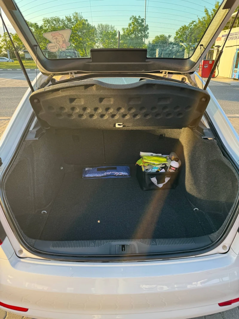 Skoda Octavia бензин-газ, снимка 10 - Автомобили и джипове - 50499463
