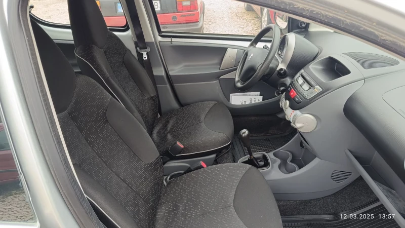 Peugeot 107 1.0.68к.с.2011г., снимка 11 - Автомобили и джипове - 51423010