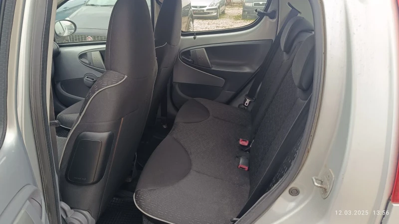 Peugeot 107 1.0.68к.с.2011г., снимка 12 - Автомобили и джипове - 51423010