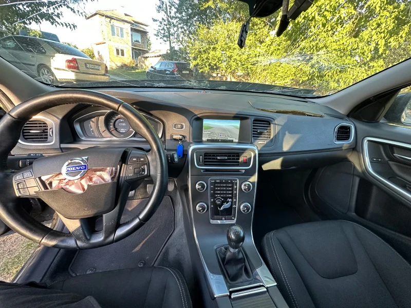 Volvo V60 D3 136, снимка 5 - Автомобили и джипове - 52645520