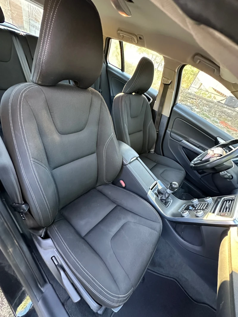 Volvo V60 D3 136, снимка 15 - Автомобили и джипове - 52645520