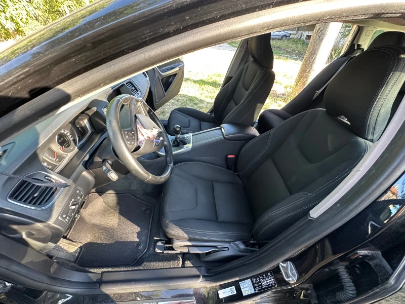 Volvo V60 D3 136, снимка 8 - Автомобили и джипове - 52645520