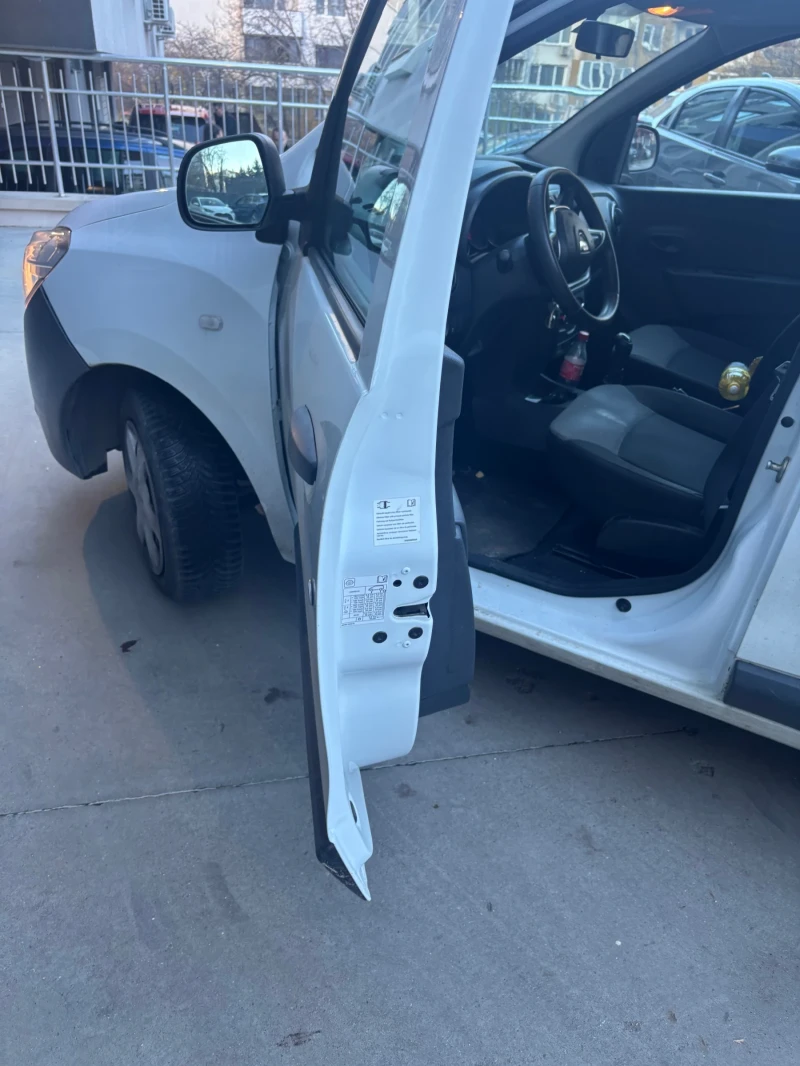 Dacia Dokker, снимка 4 - Автомобили и джипове - 52536967