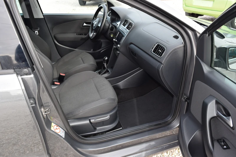 VW Polo 1, 6tdi* Климатроник* Нави* Euro5B, снимка 11 - Автомобили и джипове - 52809870