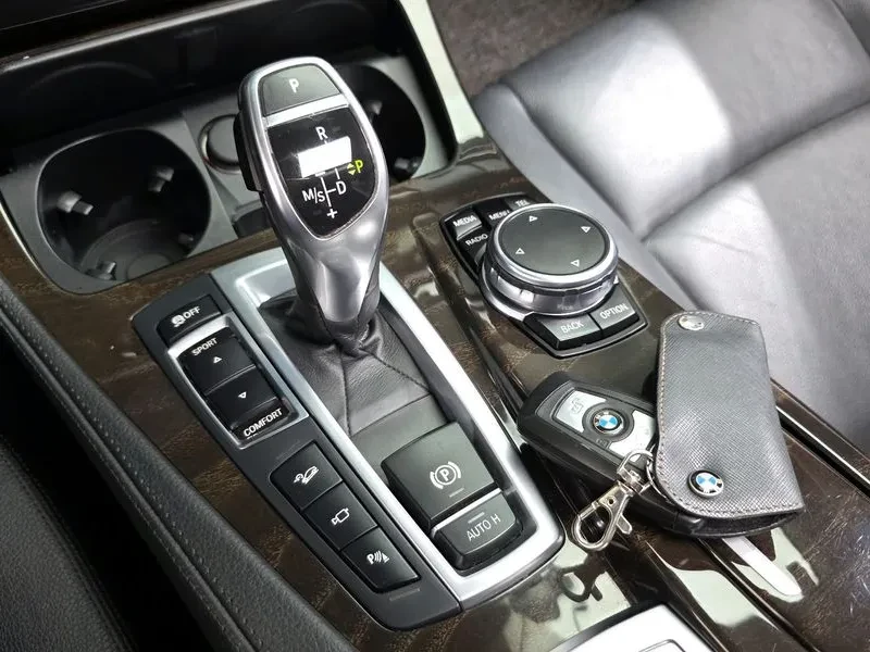BMW 528 I xDrive M Aerodynamics - САМО 30% АВАНС, снимка 9 - Автомобили и джипове - 55803156
