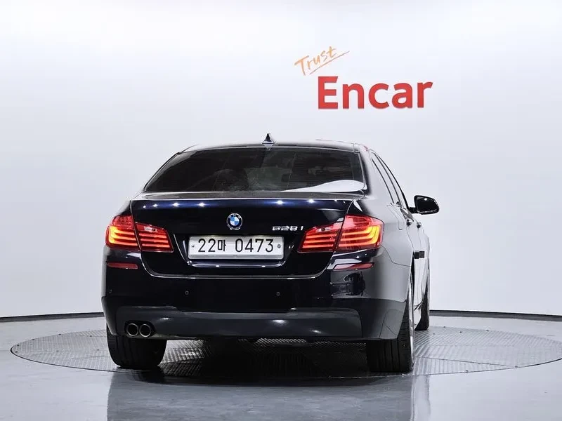 BMW 528 I xDrive M Aerodynamics - САМО 30% АВАНС, снимка 4 - Автомобили и джипове - 55803156