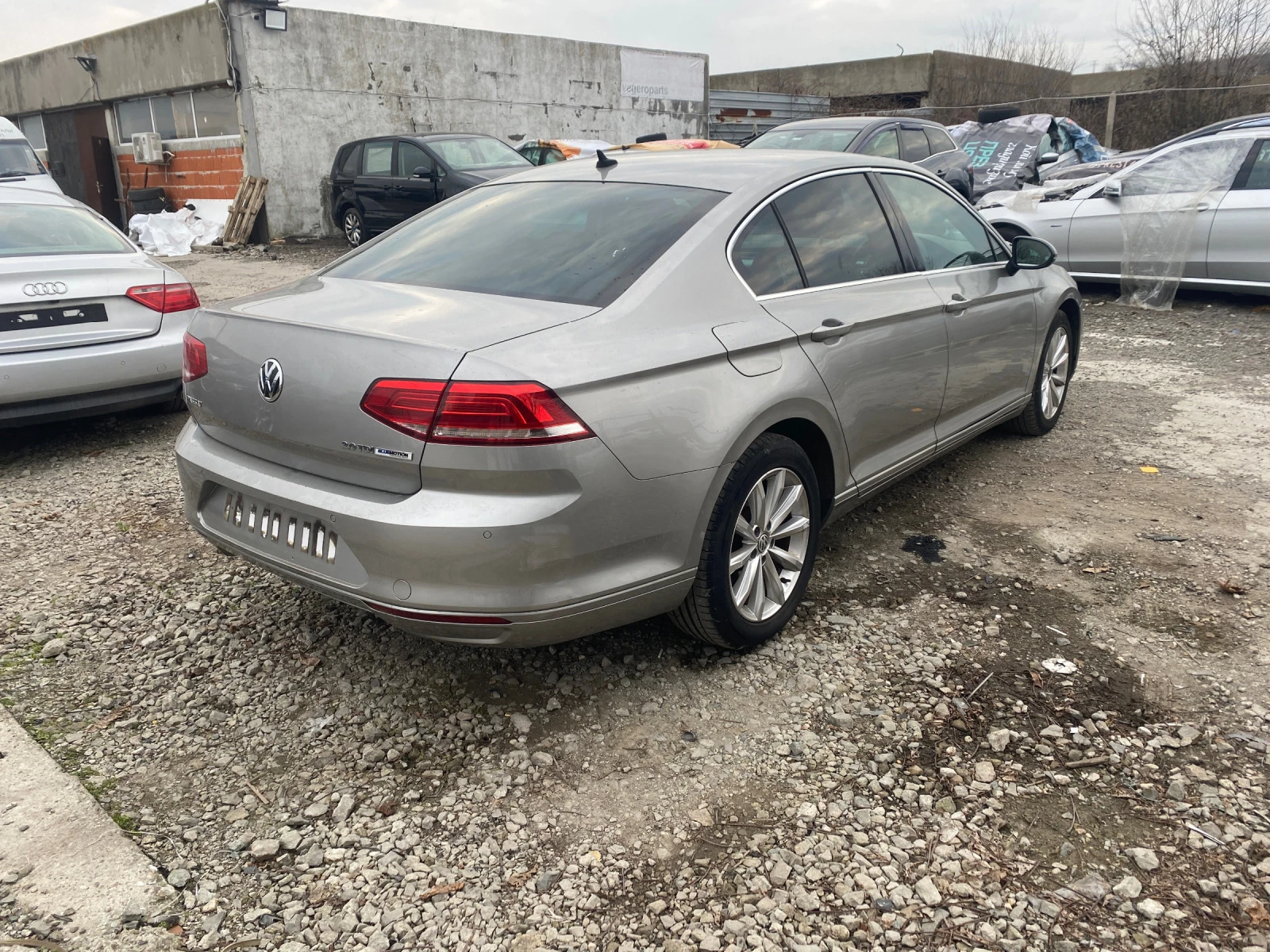 VW Passat 2.0 тди - изображение 4