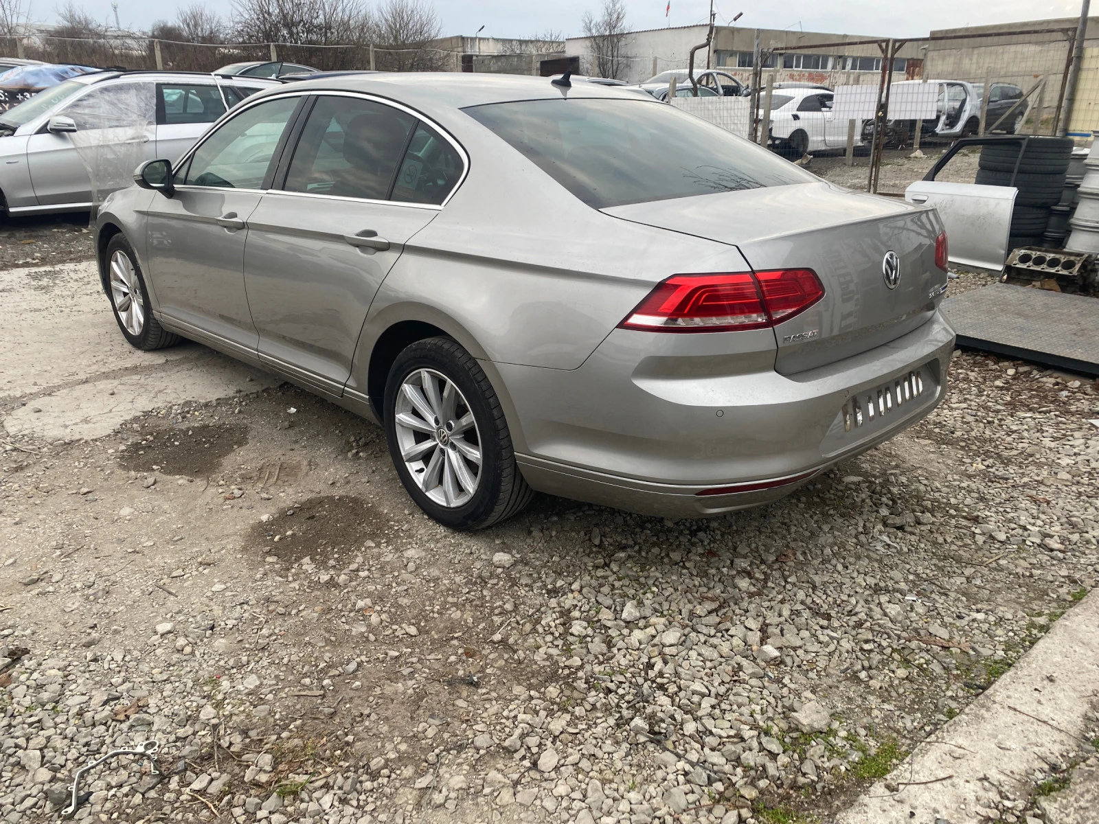 VW Passat 2.0 тди - изображение 3