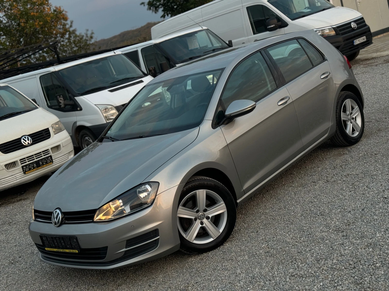 VW Golf 1.6TDI 105кс НАВИ КЛИМАТРОНИК МУЛТИ-ВОЛАН - изображение 7