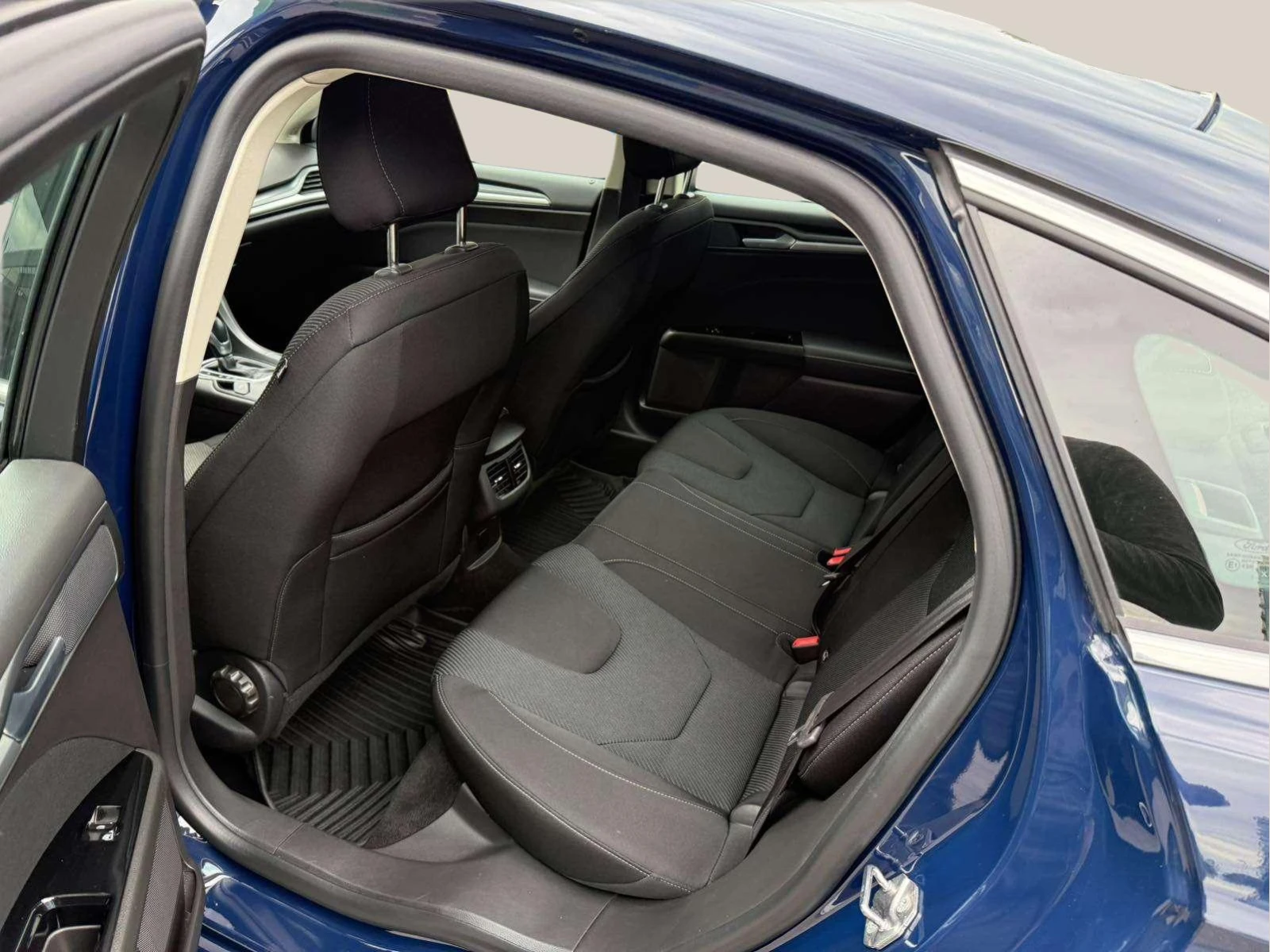 Ford Mondeo 2.0 Hybrid - изображение 10