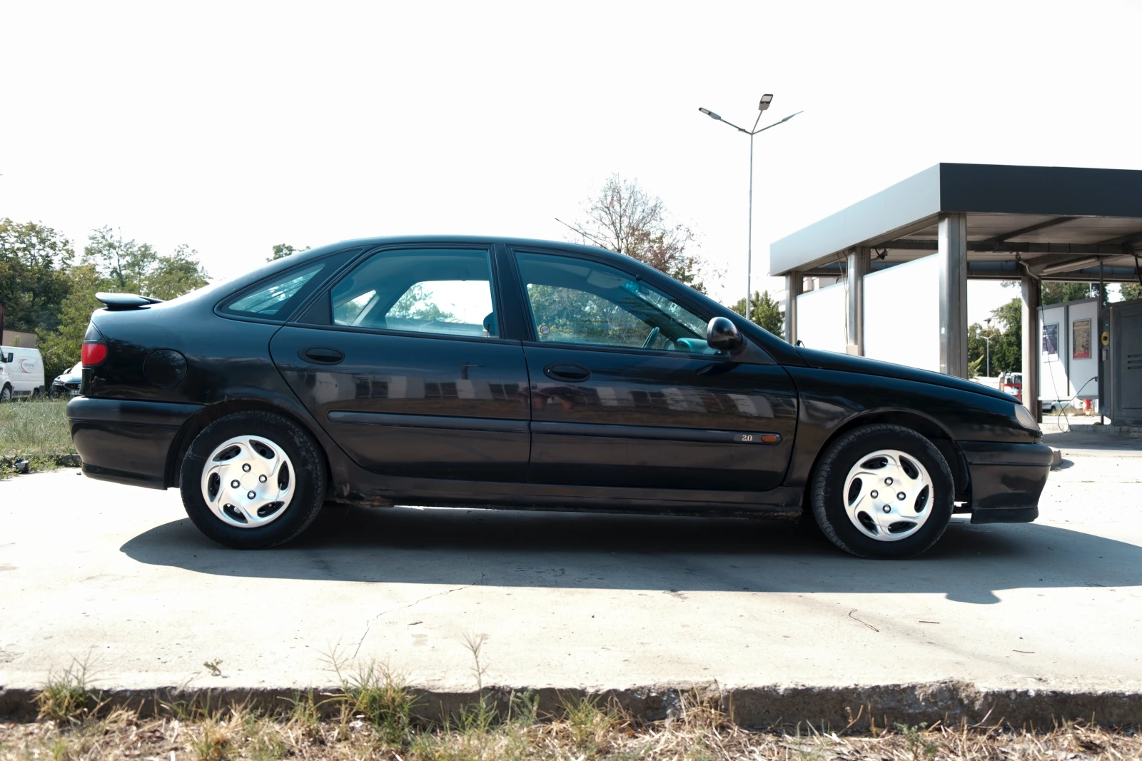 Renault Laguna 2.0i - изображение 4