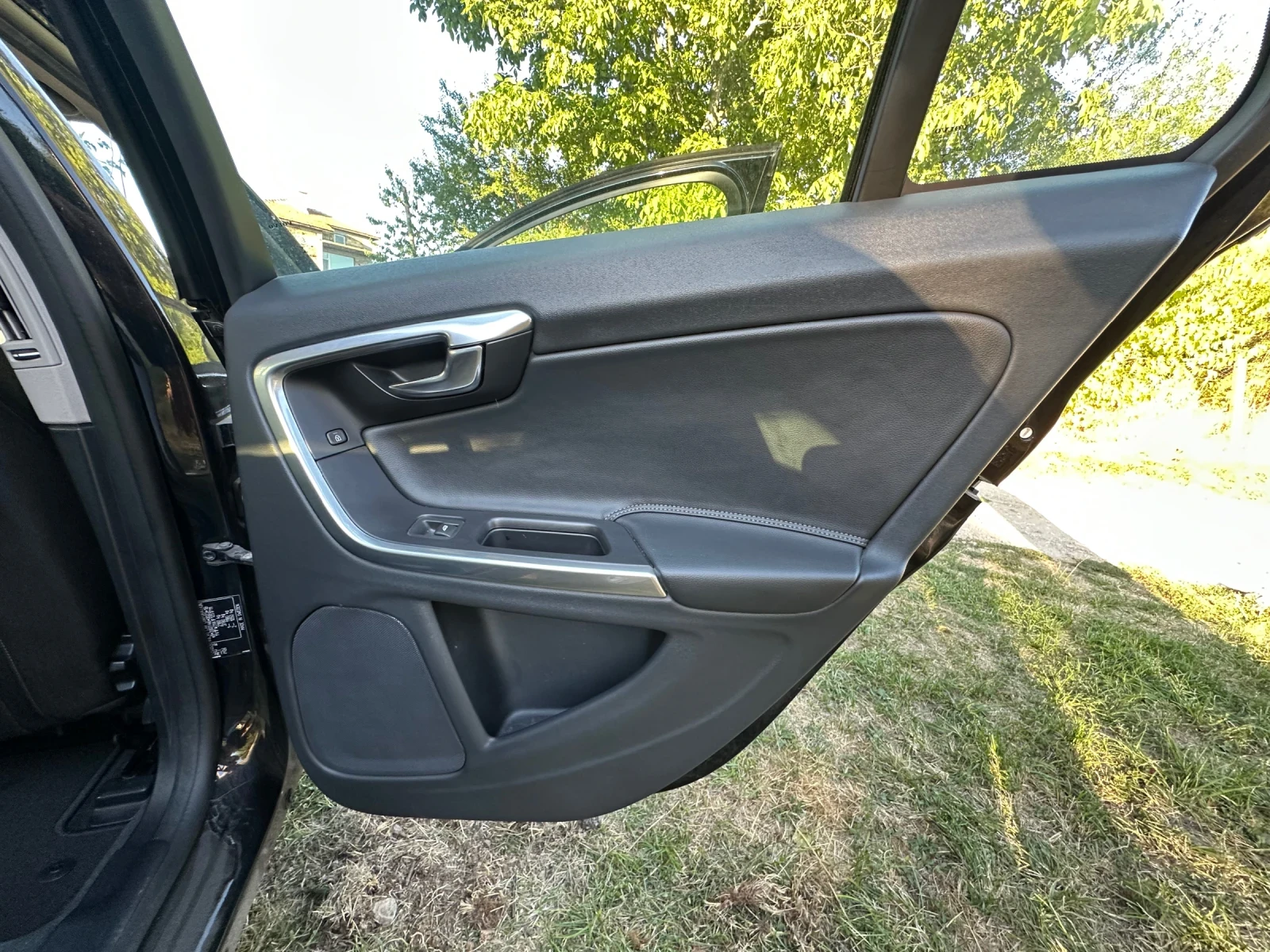 Volvo V60 D3 136, снимка 12 - Автомобили и джипове - 53505197