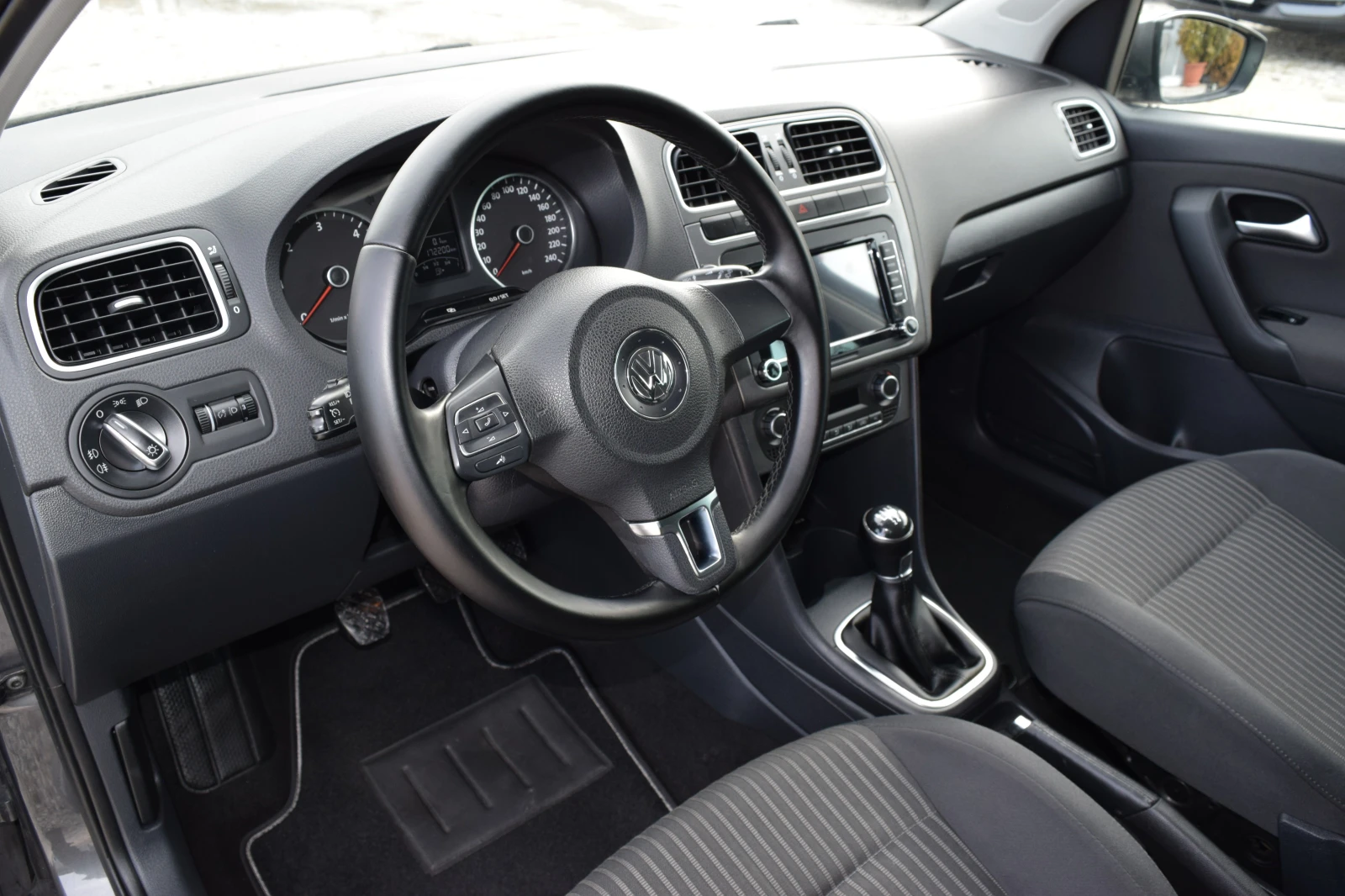 VW Polo 1, 6tdi* Климатроник* Нави* Euro5B - изображение 10