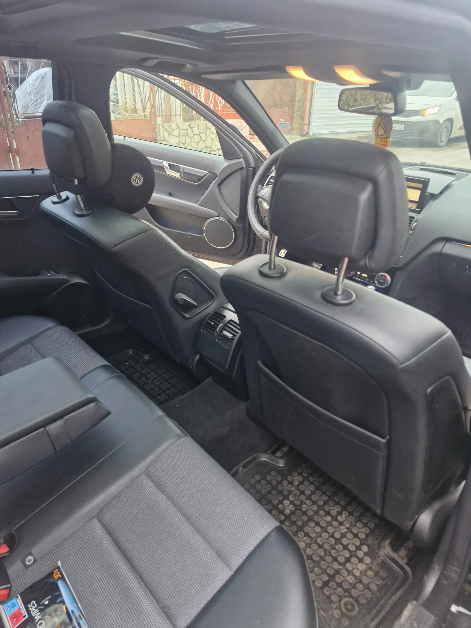 Mercedes-Benz C 220, снимка 9 - Автомобили и джипове - 53610648