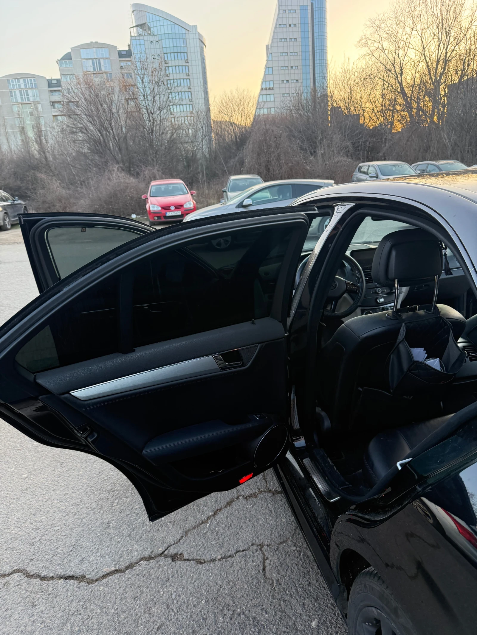 Mercedes-Benz C 220, снимка 8 - Автомобили и джипове - 53849206