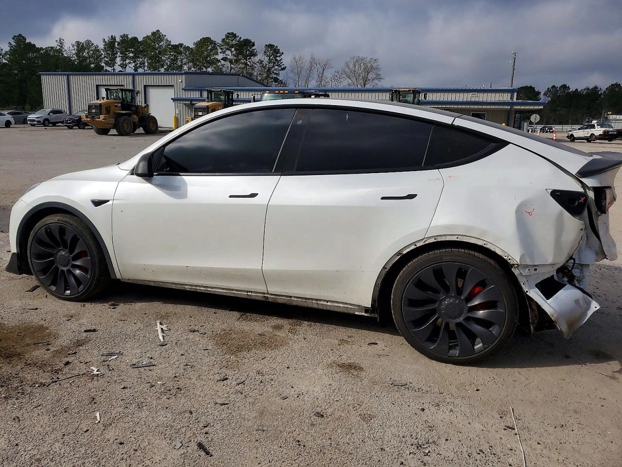 Tesla Model Y, снимка 2 - Автомобили и джипове - 53916903