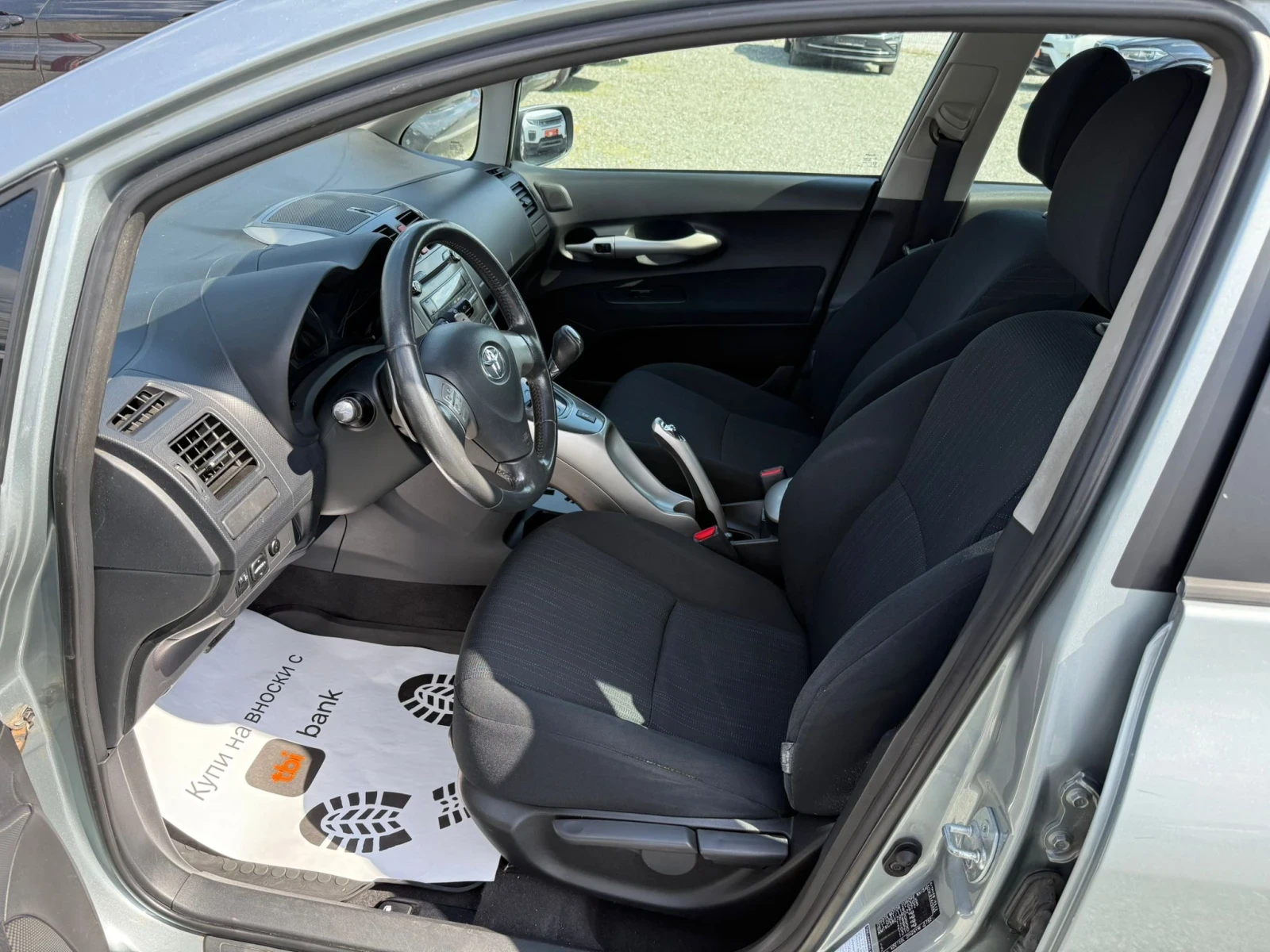 Toyota Auris (KATO НОВА), снимка 11 - Автомобили и джипове - 53975041