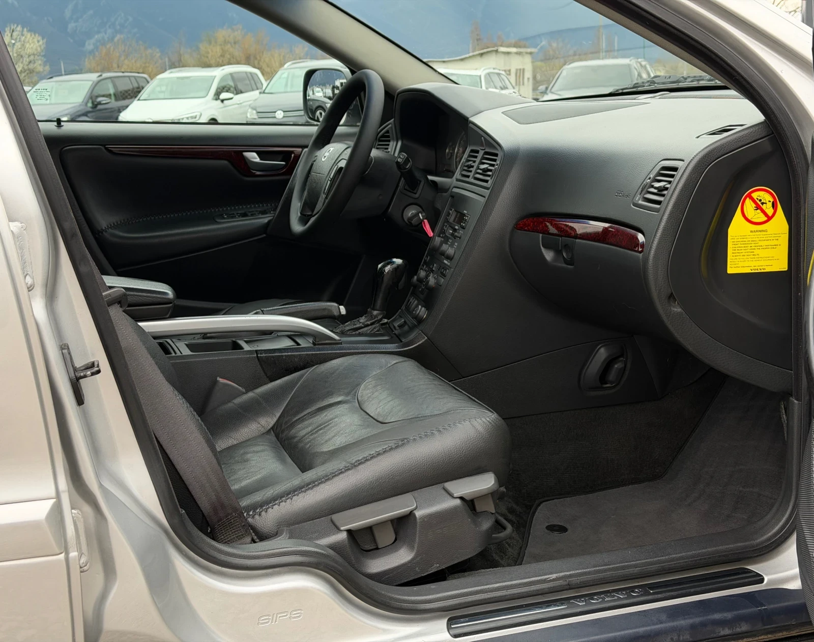 Volvo Xc70 2.4D5 163к.с * Автоматик* * Ксенон* * Италия* , снимка 11 - Автомобили и джипове - 54033901