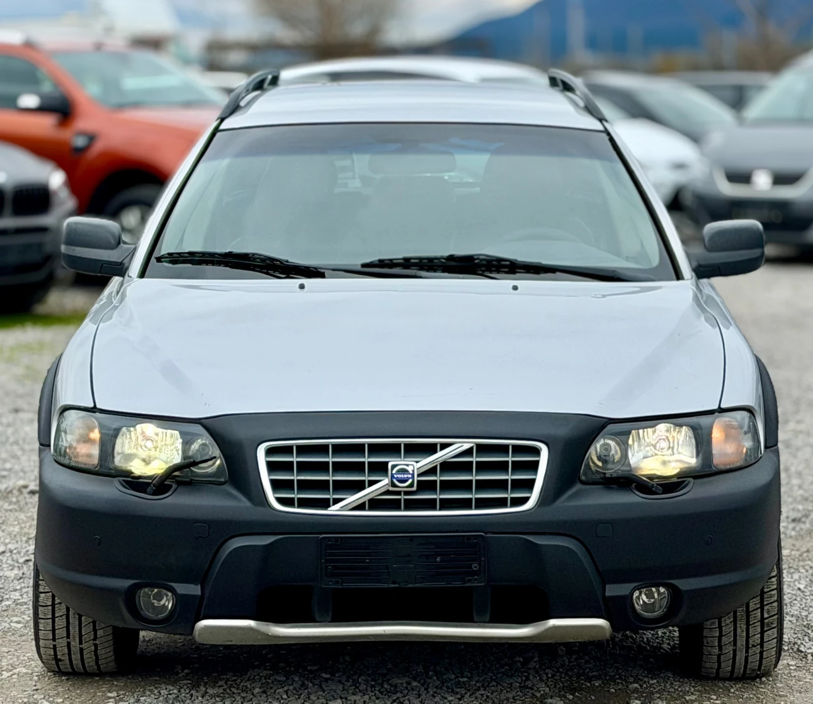 Volvo Xc70 2.4D5 163к.с * Автоматик* * Ксенон* * Италия* , снимка 2 - Автомобили и джипове - 54033901