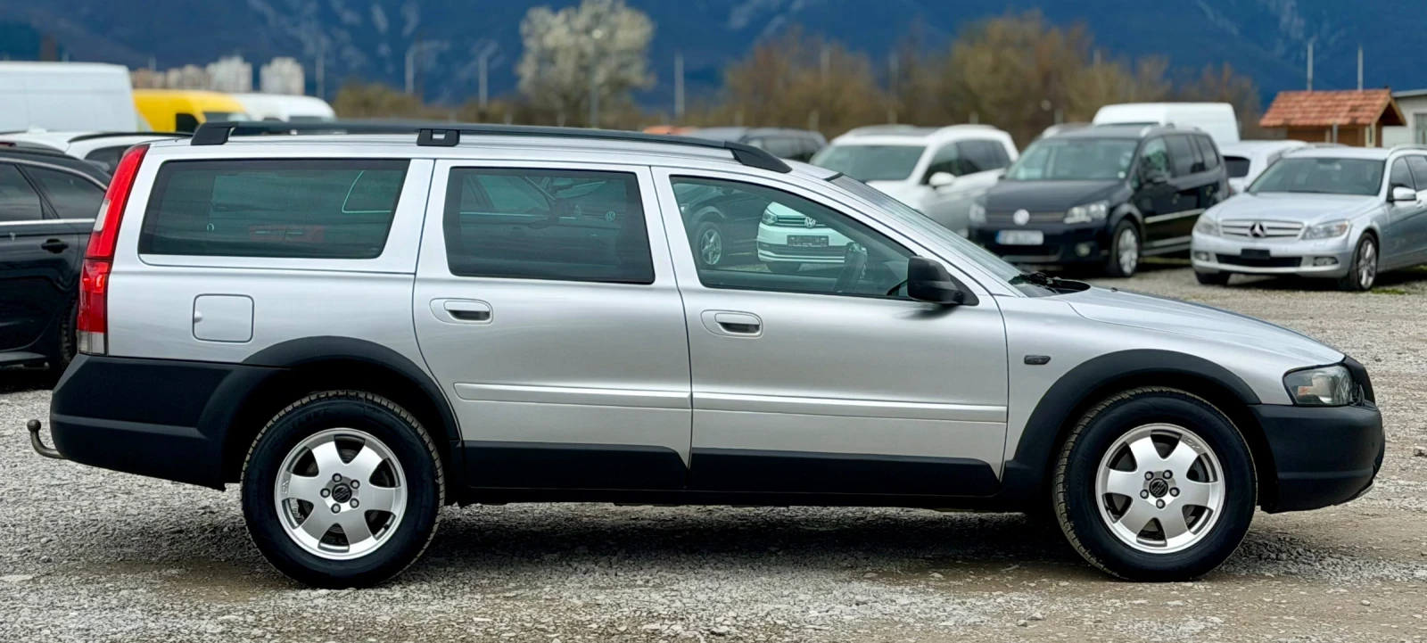 Volvo Xc70 2.4D5 163к.с * Автоматик* * Ксенон* * Италия* , снимка 8 - Автомобили и джипове - 54033901