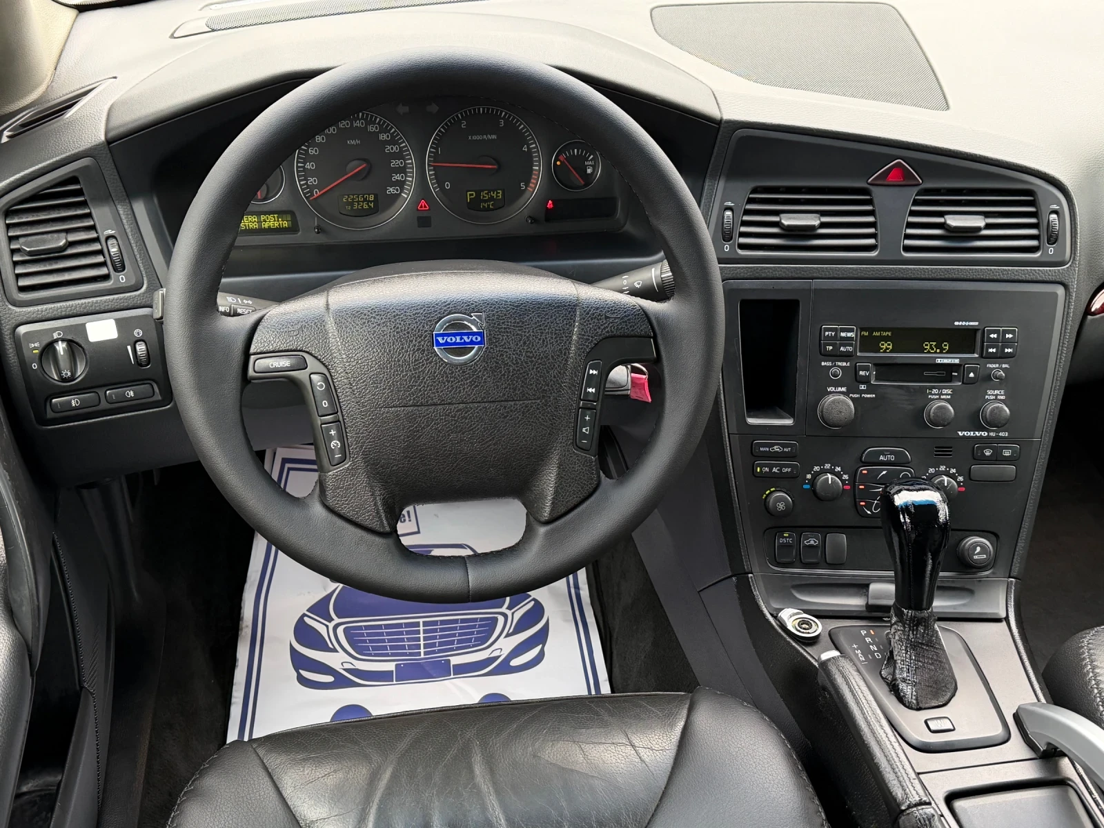 Volvo Xc70 2.4D5 163к.с * Автоматик* * Ксенон* * Италия* , снимка 10 - Автомобили и джипове - 54033901