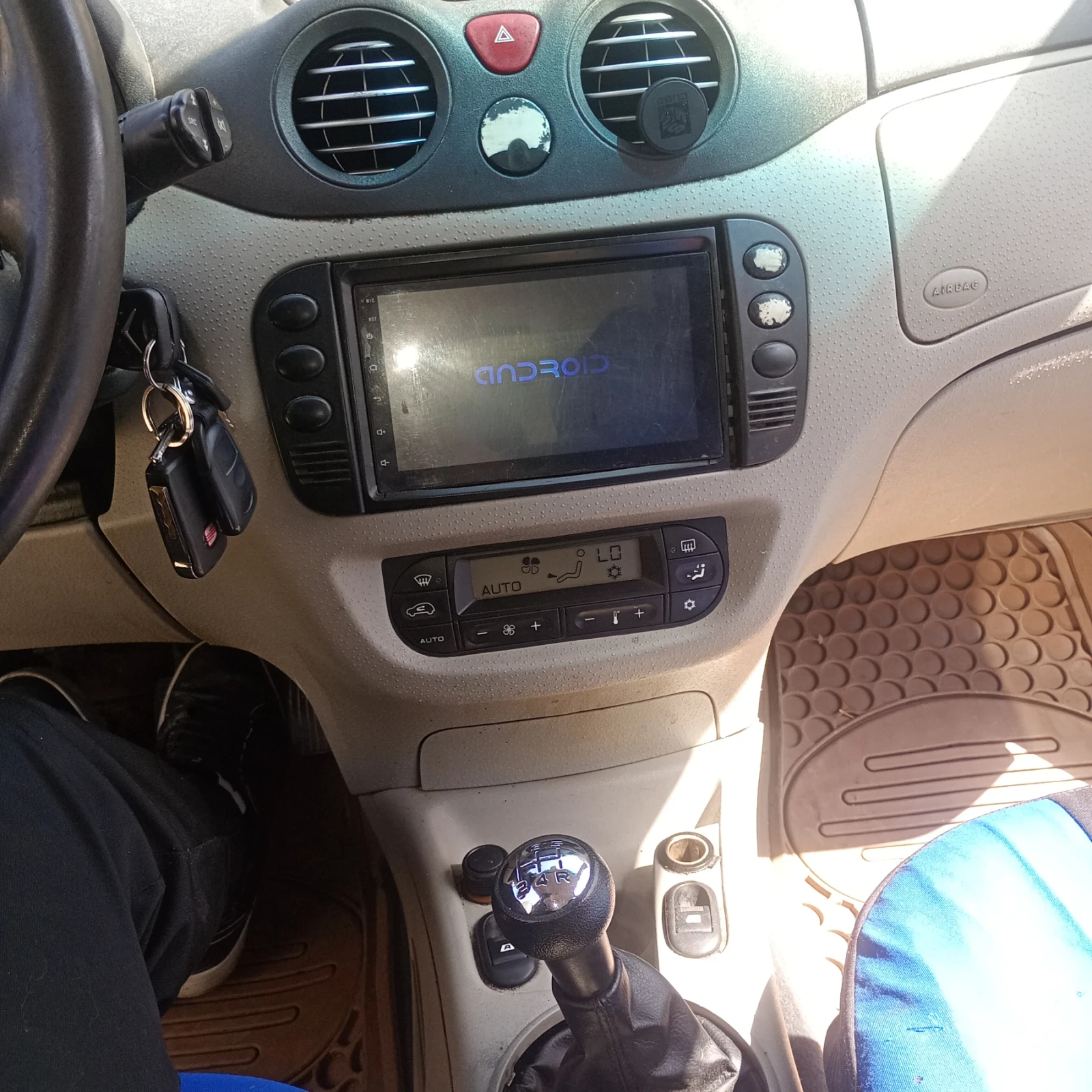 Citroen C3 1.4HDI 90 к.с, снимка 8 - Автомобили и джипове - 54359706