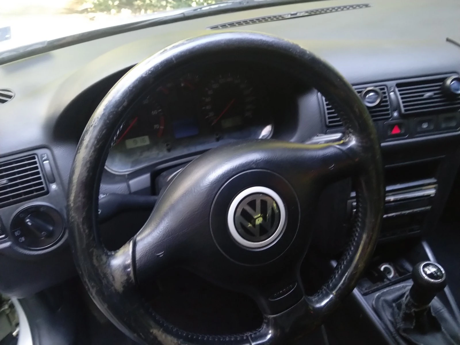 VW Golf 1.6, снимка 9 - Автомобили и джипове - 54378165
