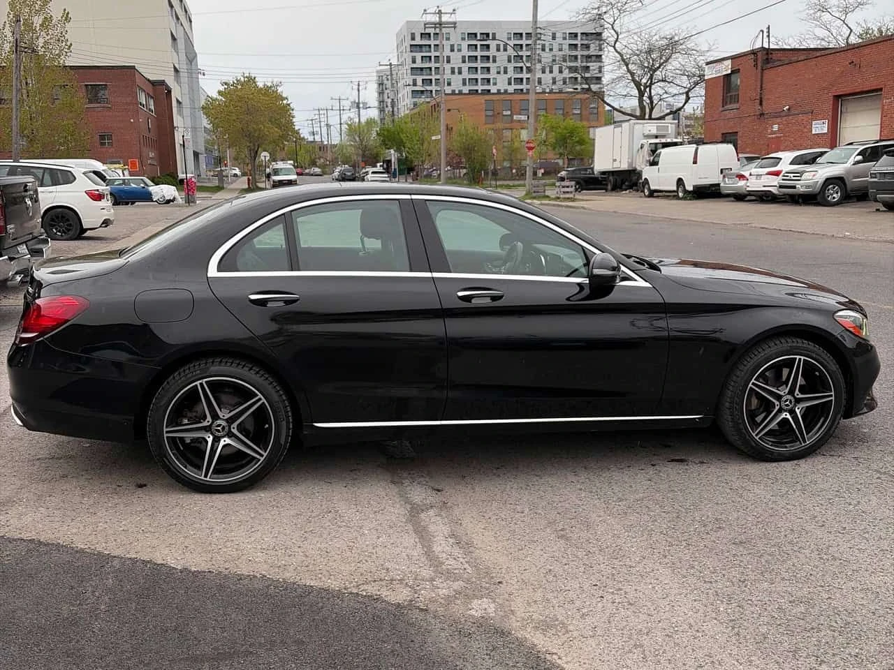 Mercedes-Benz C 300 /360/DISTRONIC/CARFAX/АВТОКРЕДИТ , снимка 3 - Автомобили и джипове - 54595456
