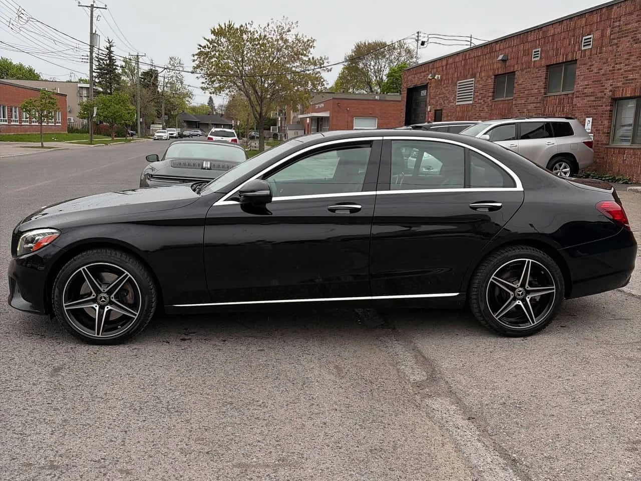 Mercedes-Benz C 300 /360/DISTRONIC/CARFAX/АВТОКРЕДИТ , снимка 2 - Автомобили и джипове - 54595456