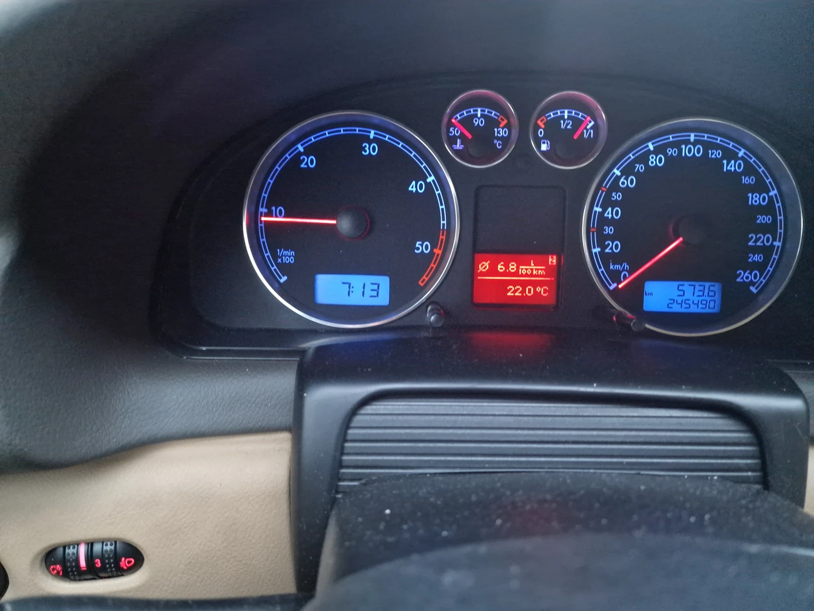 VW Passat 1.9 TDI, 4MOTION, снимка 10 - Автомобили и джипове - 54917535