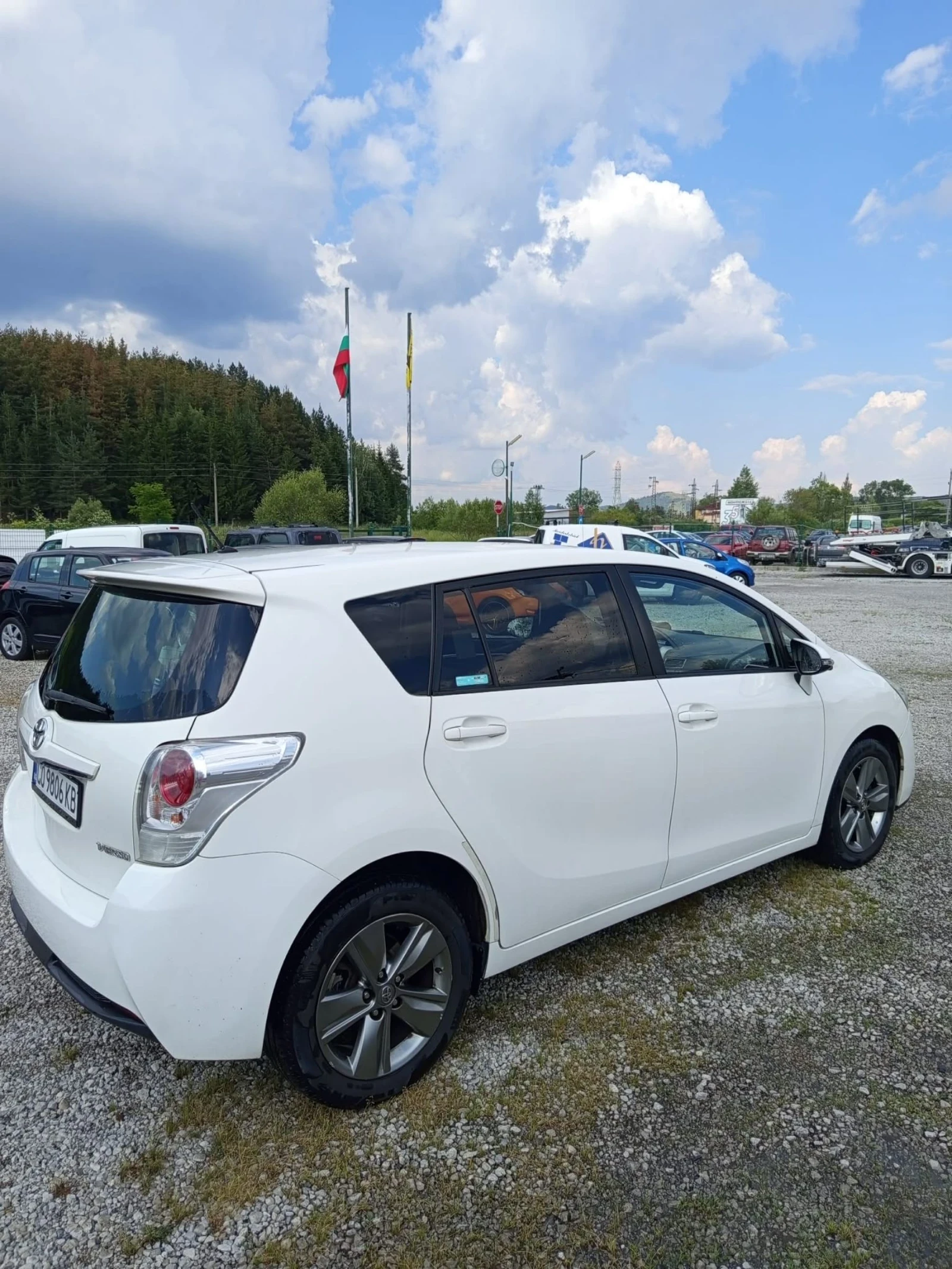 Toyota Verso 1.6, снимка 7 - Автомобили и джипове - 55065755