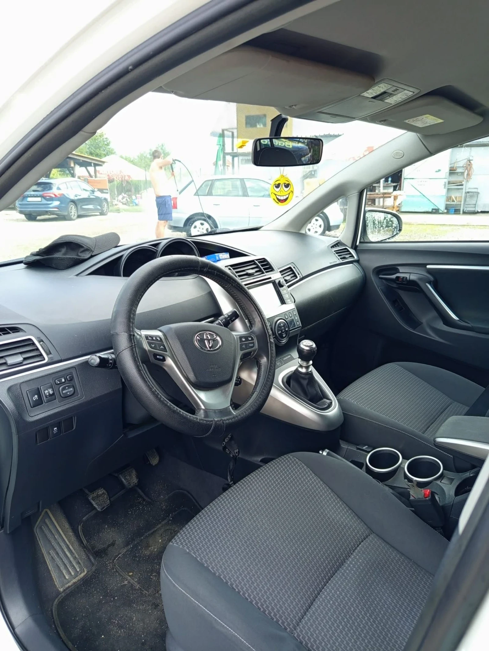 Toyota Verso 1.6, снимка 9 - Автомобили и джипове - 55065755