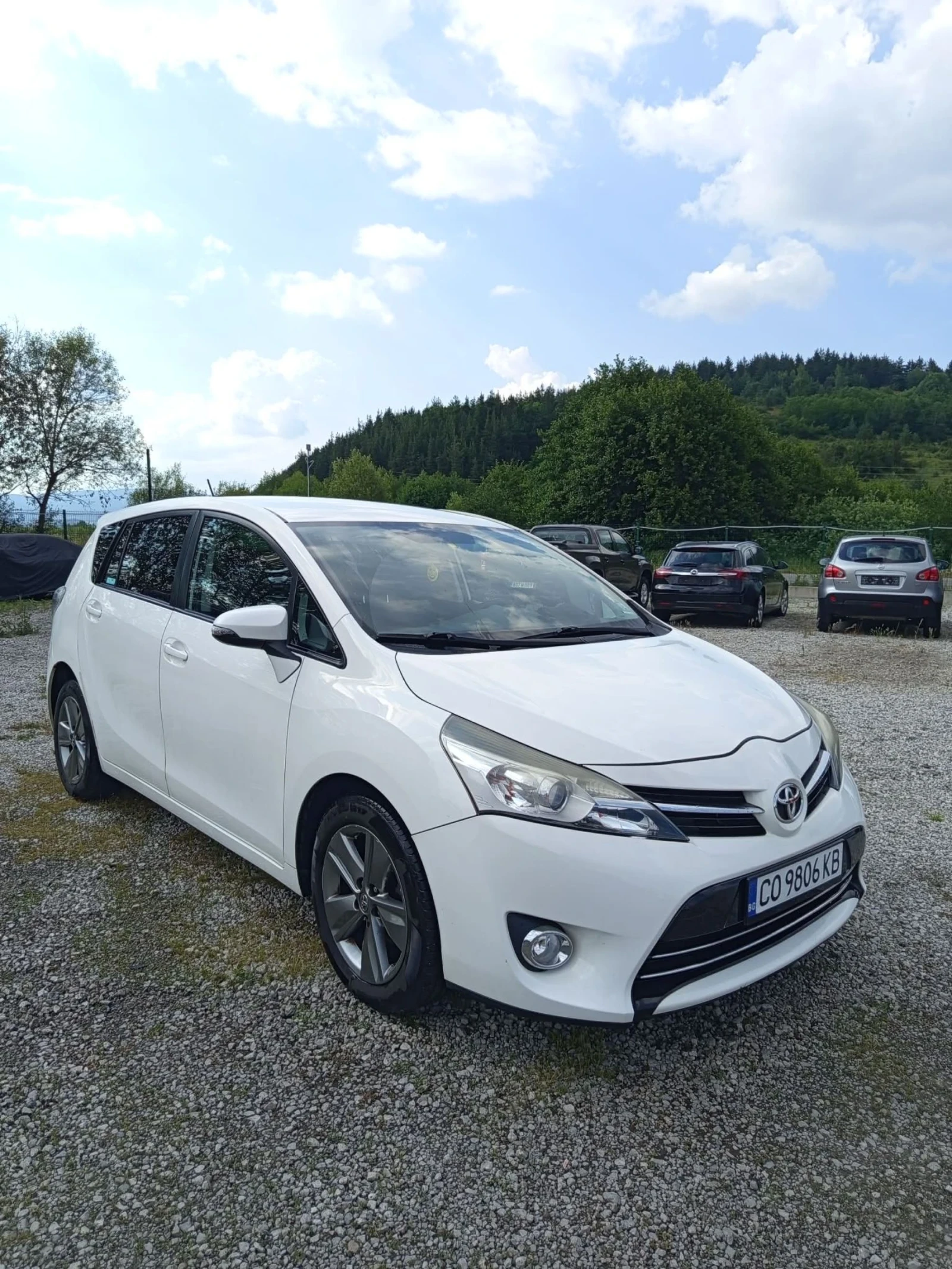 Toyota Verso 1.6, снимка 2 - Автомобили и джипове - 55065755