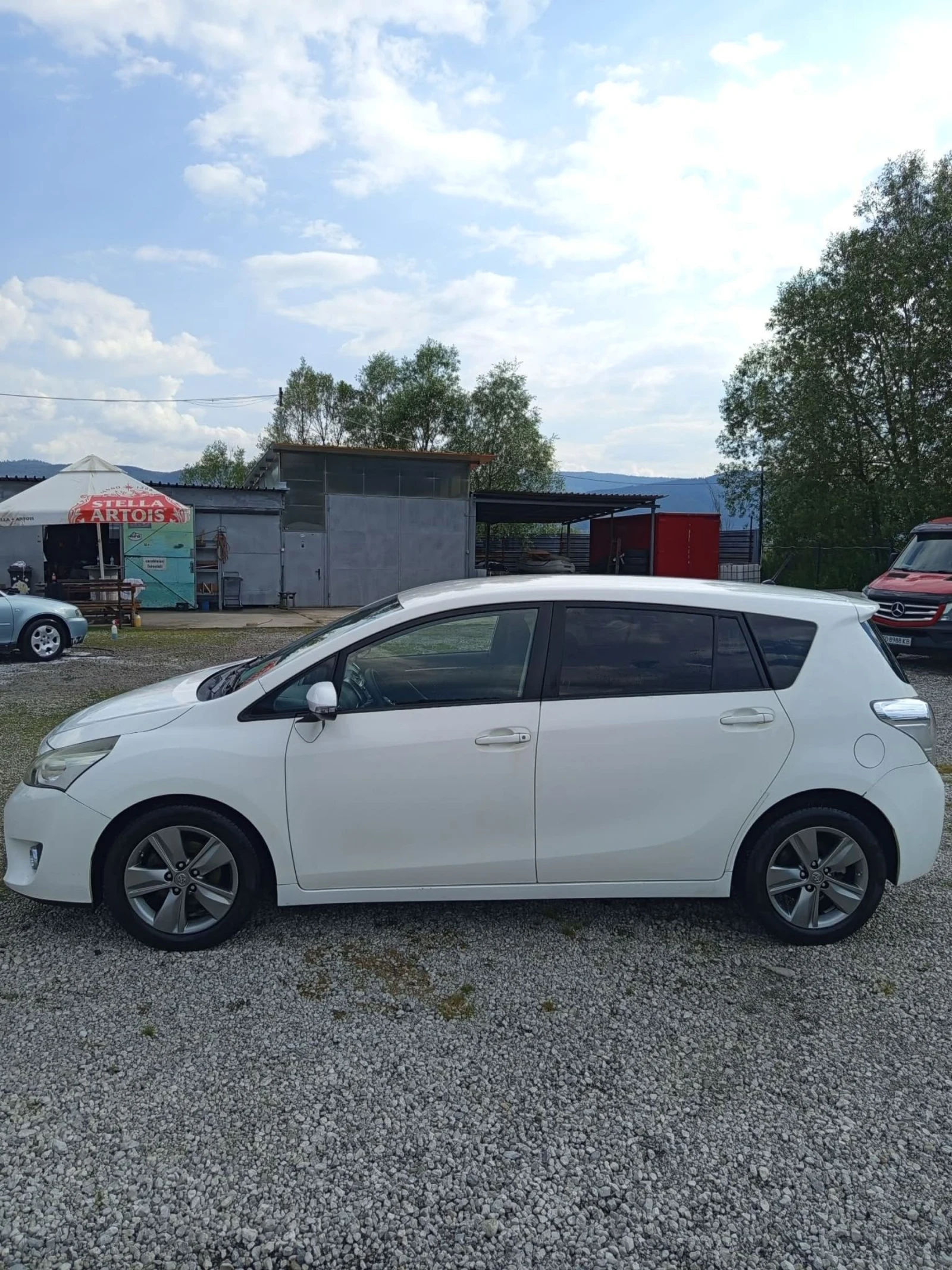 Toyota Verso 1.6, снимка 4 - Автомобили и джипове - 55065755