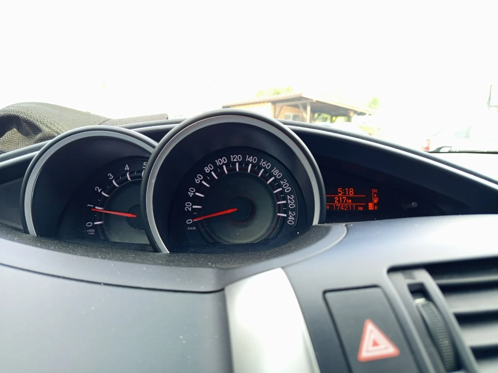 Toyota Verso 1.6, снимка 10 - Автомобили и джипове - 55065755
