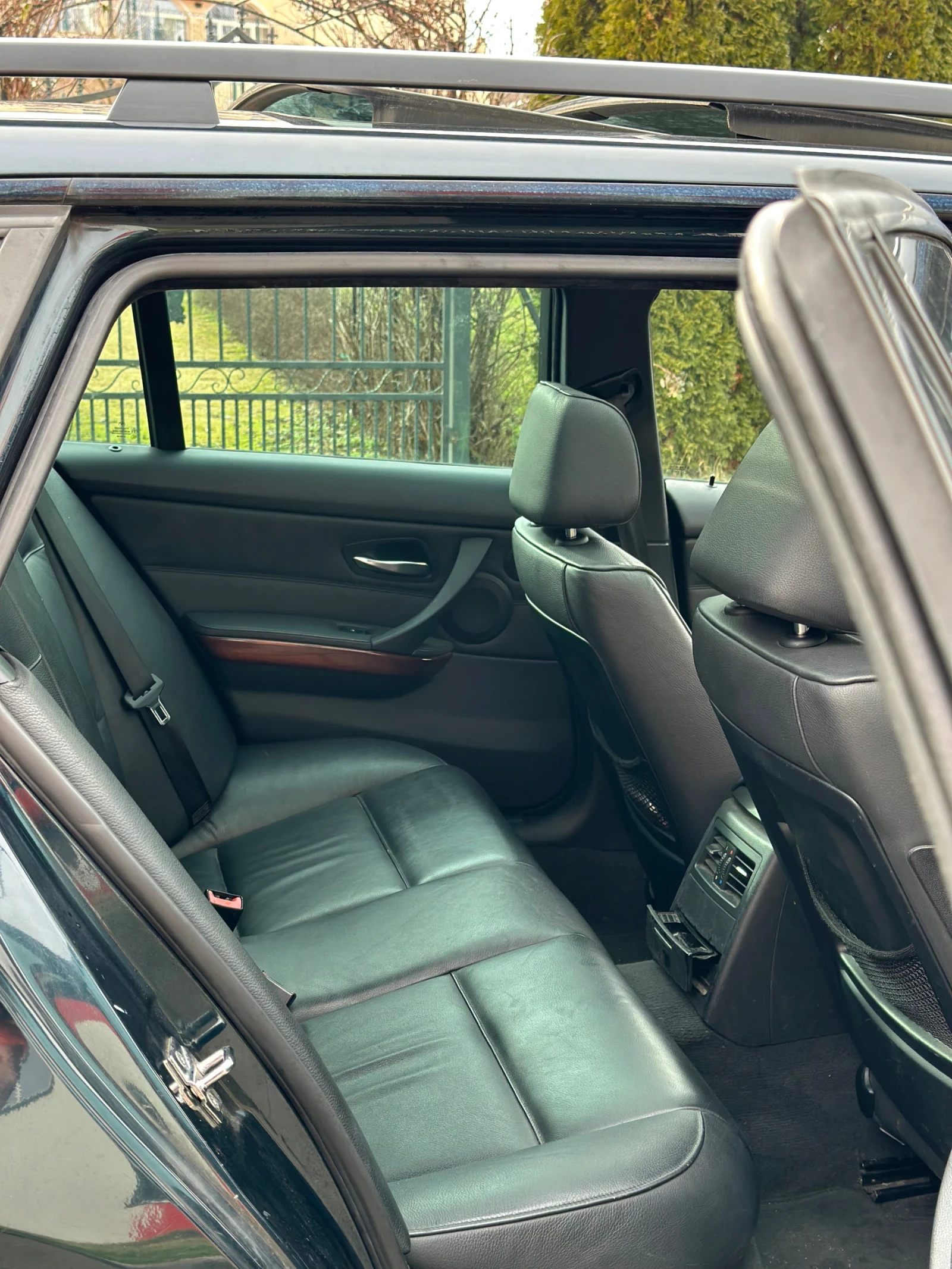 BMW 330 E91, снимка 8 - Автомобили и джипове - 55382713