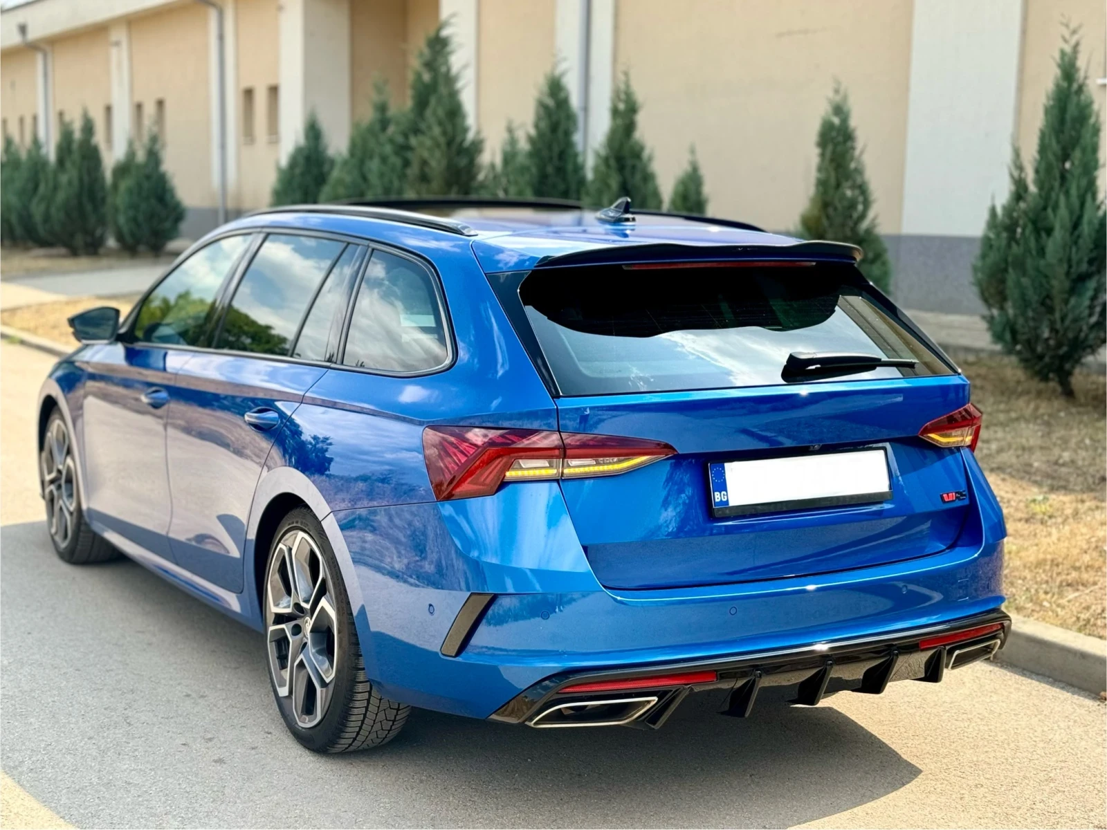 Skoda Octavia VRS* 4X4* MAXTON DESIGN, 360 view, PANO* HUD, 200h, снимка 2 - Автомобили и джипове - 55799450