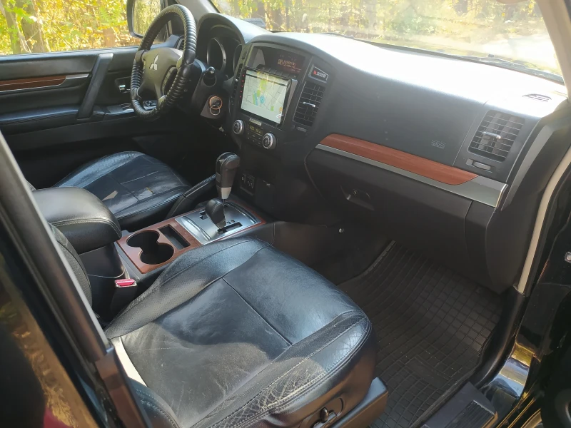 Mitsubishi Pajero 3.2DID, снимка 11 - Автомобили и джипове - 47380540