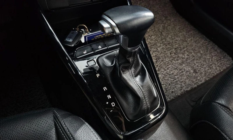 Kia Stonic Diesel 1.6 Trendy * НАЙ-ДОБРА ЦЕНА В БЪЛГАРИЯ* , снимка 9 - Автомобили и джипове - 52112129