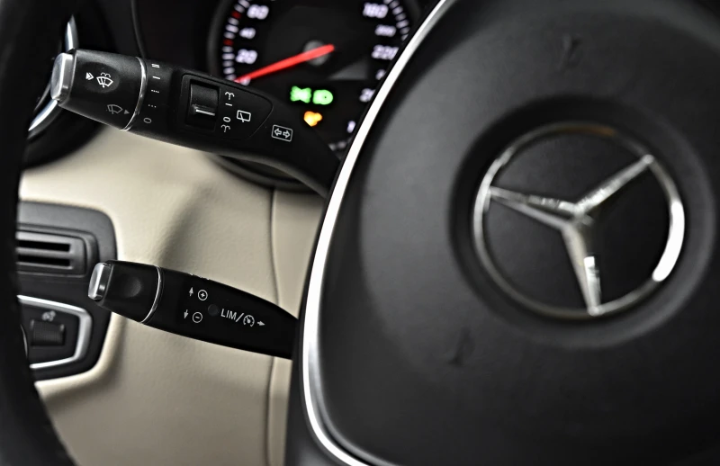 Mercedes-Benz GLC 220 GLC 220///9G//, снимка 10 - Автомобили и джипове - 52578953