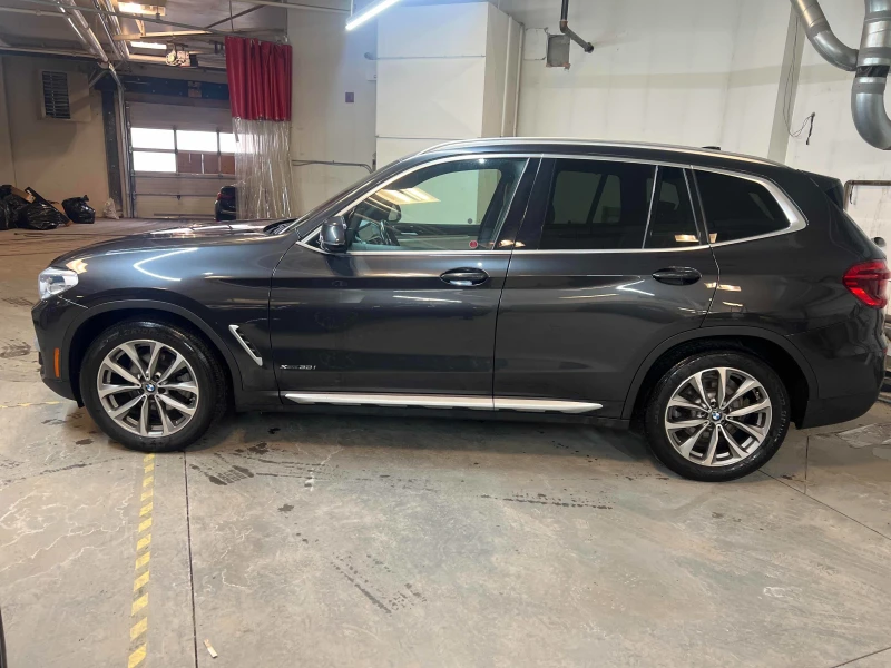 BMW X3 CARFAX, снимка 2 - Автомобили и джипове - 53493555