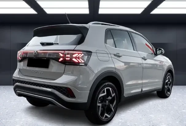 VW T-Cross 1.0 TSI = R-Line = Гаранция, снимка 2 - Автомобили и джипове - 54178377