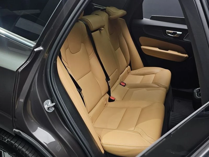 Volvo XC60 КРАЙНА ЦЕНА: 35037 EUR, снимка 11 - Автомобили и джипове - 55967153