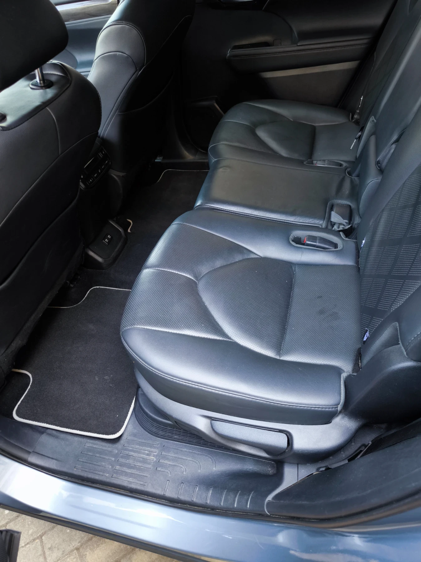 Toyota Highlander  - изображение 9