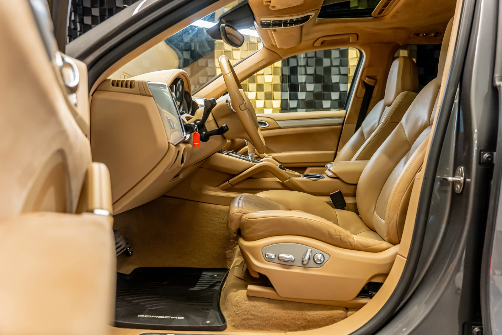 Porsche Cayenne GTS - изображение 10