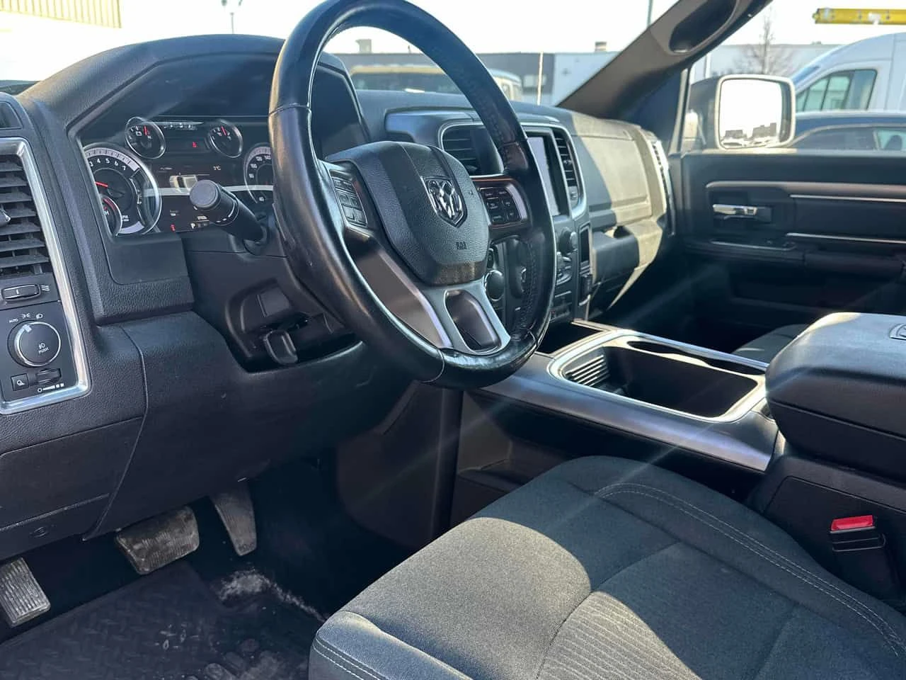 Dodge RAM 1500 * Warlock 4x4 Crew Cab 5'7" Box* ПОДГРЕВ* , снимка 5 - Автомобили и джипове - 54003123