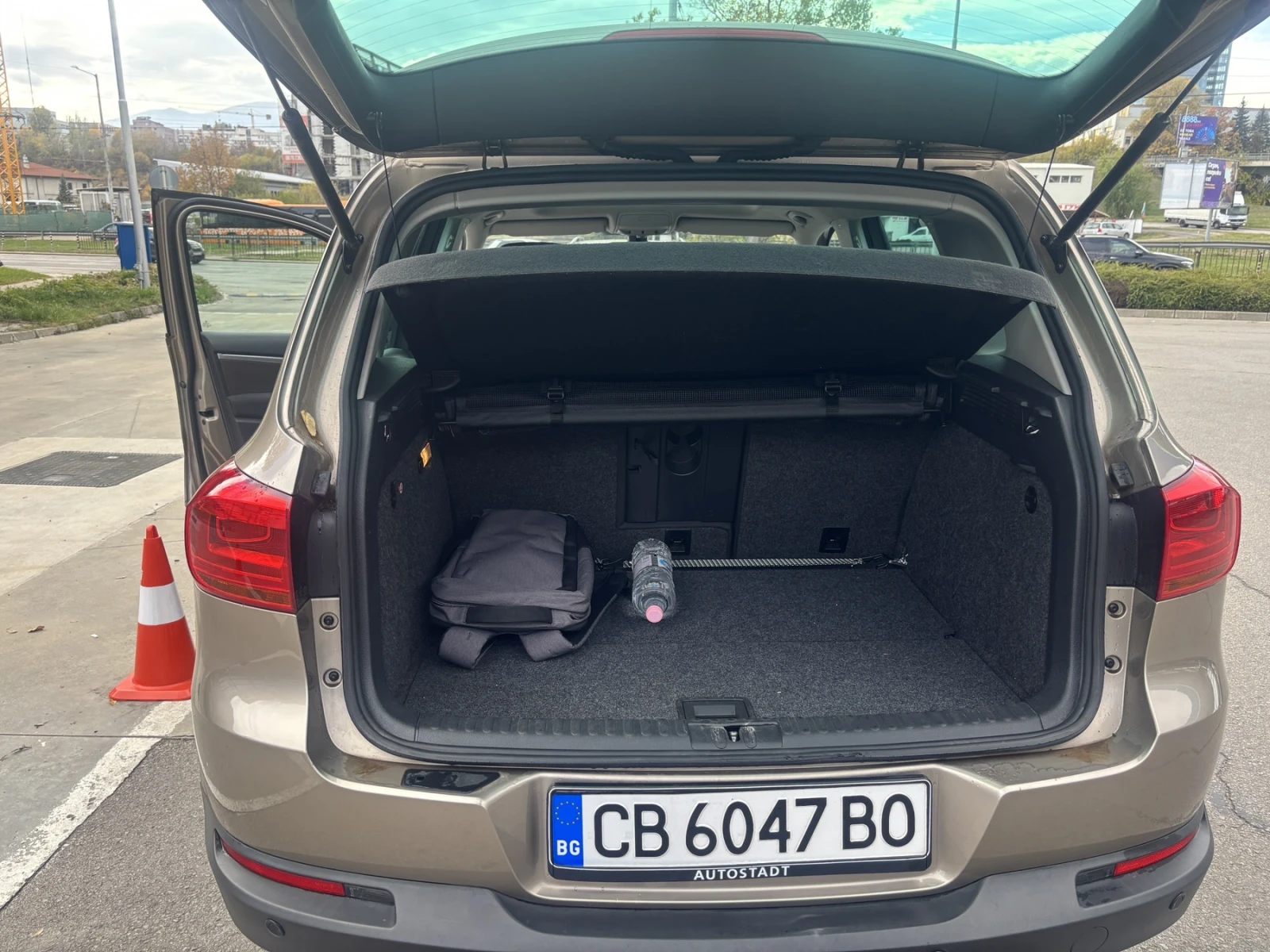 VW Tiguan 2.0 TSI Facelift (Sport & Style 4Motion), снимка 4 - Автомобили и джипове - 54190190