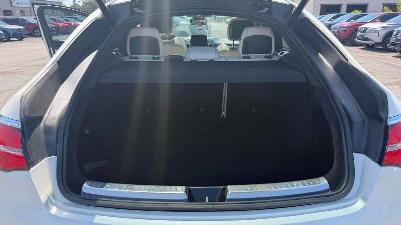 Mercedes-Benz GLE 63 S AMG ПОДГРЕВИ * ПАНО * KEYLESS * ОБДУХВАНЕ * CARFAX, снимка 13 - Автомобили и джипове - 54611441