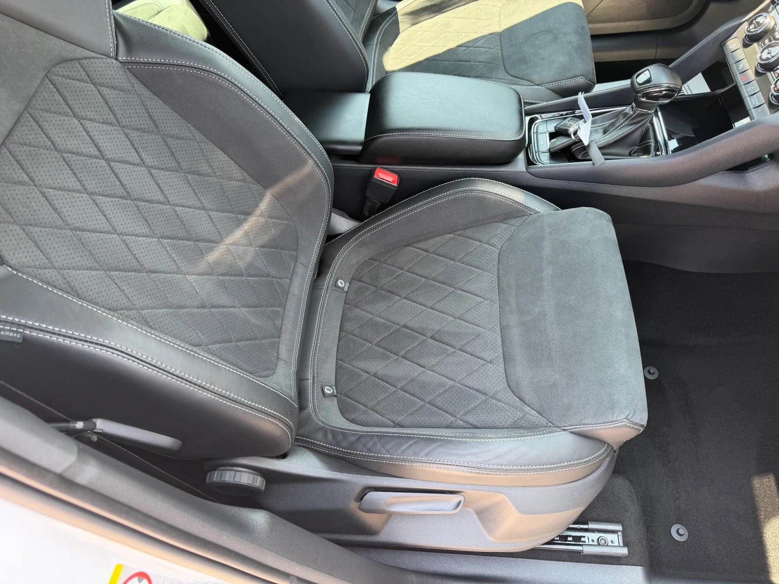 Skoda Kodiaq 2.0TDI SPORTLINE/FACE/LED/ACC/CARPLAY/ ОТ ШКОДА!!, снимка 14 - Автомобили и джипове - 55085814
