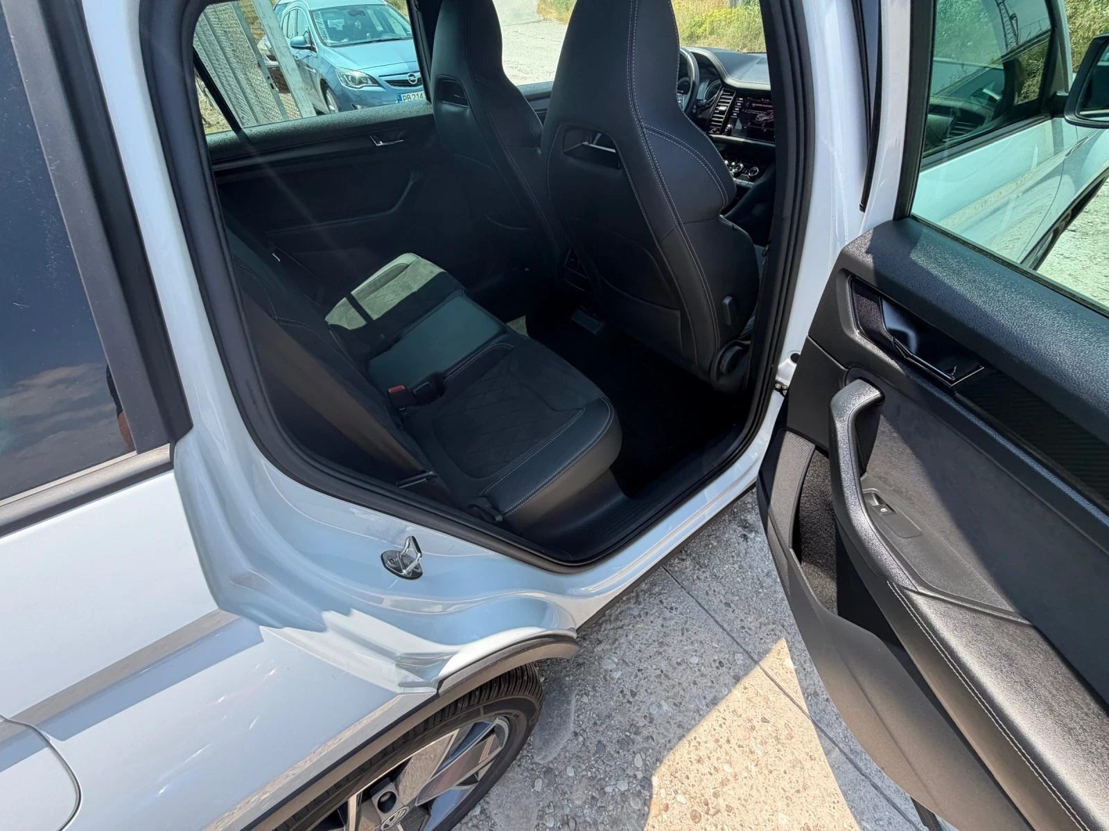 Skoda Kodiaq 2.0TDI SPORTLINE/FACE/LED/ACC/CARPLAY/ ОТ ШКОДА!!, снимка 15 - Автомобили и джипове - 55085814